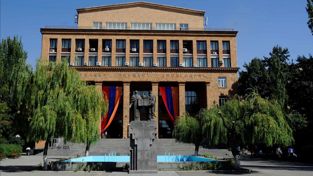 Ermənistan məktəblərində azərbaycan dili TƏDRİS OLUNACAQ