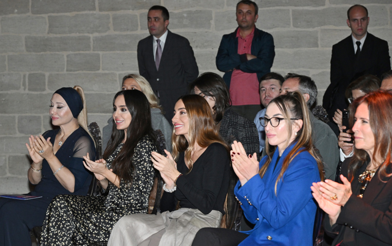 Əliyevalar "Suyun sirri"ni izlədilər - FOTOLAR