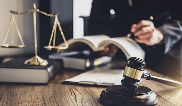 Oteldə ölən vəkillə bağlı yeni məlumat