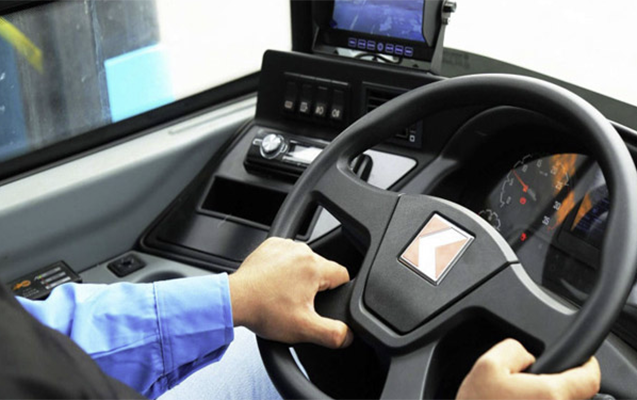 Bakıda avtobusla minik avtomobili toqquşub - FOTO