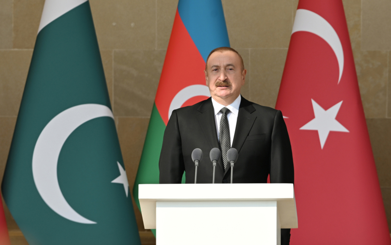 "İlk dəfə Azadlıq meydanında Pakistan hərbçiləri də bizimlə bərabər iştirak edir"