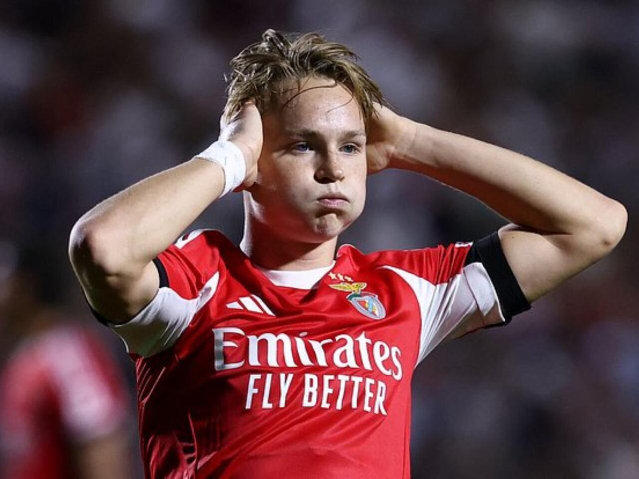 "Benfika"nın futbolçusu əxlaqsız videolar yayırmış