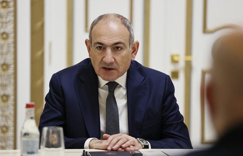 Paşinyan Ermənistan ordusunun rəhbər heyəti ilə müşavirə keçirib