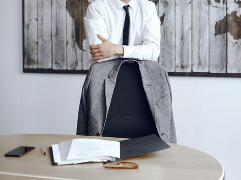 Azərbaycanda vəzifəli şəxs videosu ilə şantaj edildi