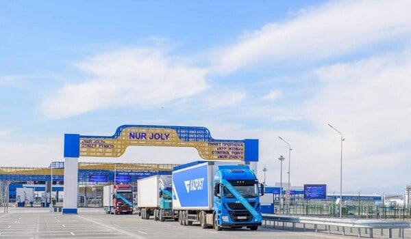 Qazaxıstan-Çin sərhədində 1500-ə qədər TIR gözləyir