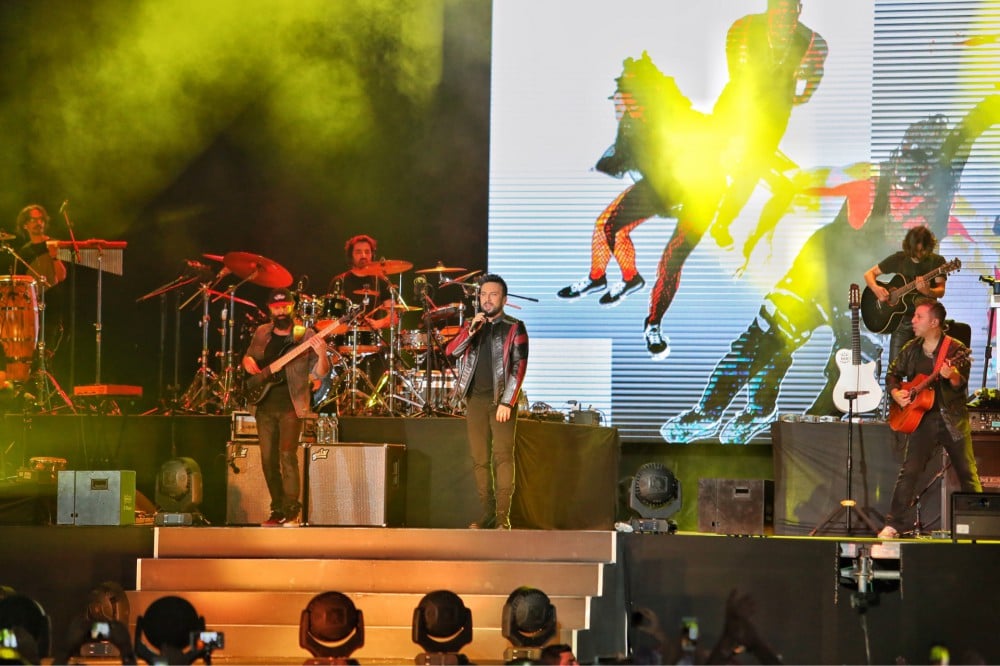 Tarkan iki saata 14 milyon qazanacaq