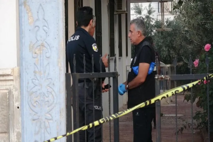 Qan donduran HADİSƏ: Polis məmuru ailəsini qətlə yetirdi