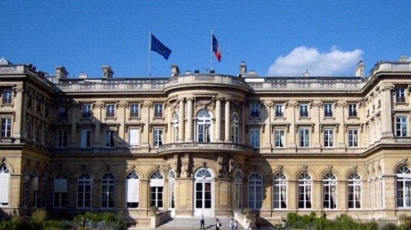 Fransa Rusiyanın Azərbaycan səfirliyinə zərbə endirməsini PİSLƏDİ