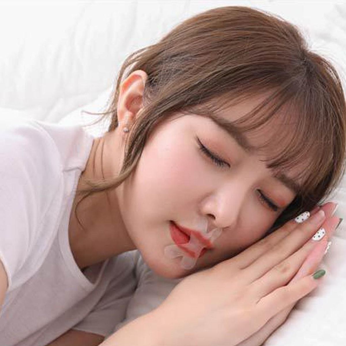 Onlar yatarkən ağızlarını yapışdırırlar - ŞOK SƏBƏB