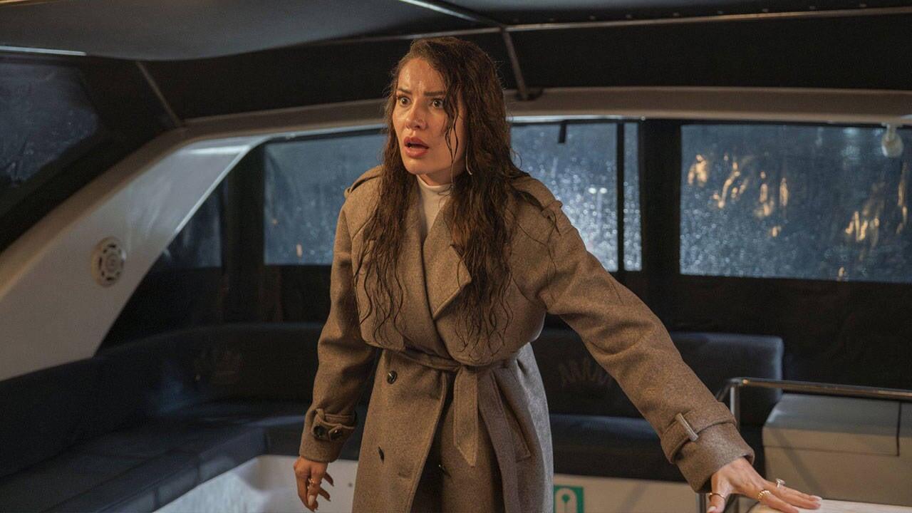 "Kızılcık şerbeti"ndəki bu səhnə Türkiyədə tənqid edildi