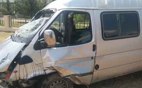 Goranboyda avtobusla minik maşını toqquşdu – FOTO