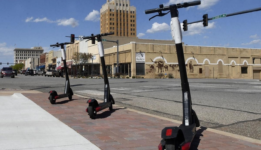 Skuterlər hər yerdə görünür -Bakının yeni reallığı