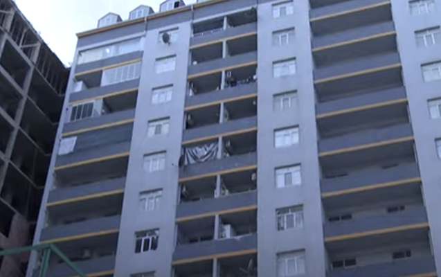 16-cı mərtəbədən yıxılaraq öldü