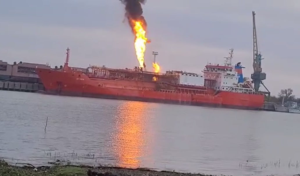 Rusiya Türkiyənin qaz tankerinə PUA zərbəsi endirdi – VİDEO