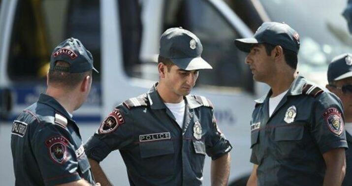 Ermənistandabankda silahlı insident