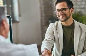 Böyük Britaniyada bank işçiləri niyə qəhvəyi geyinmirlər?