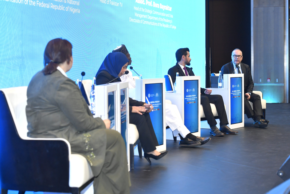 D-8 Media Forumunda strateji kommunikasiya və böhranın idarə olunması məsələləri müzakirə olunub