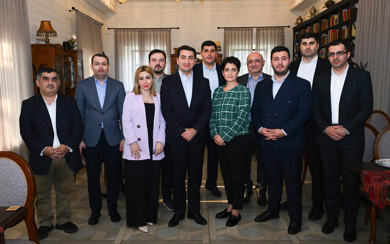 "Hikmət Hacıyev bizə mesaj çatdırdı"