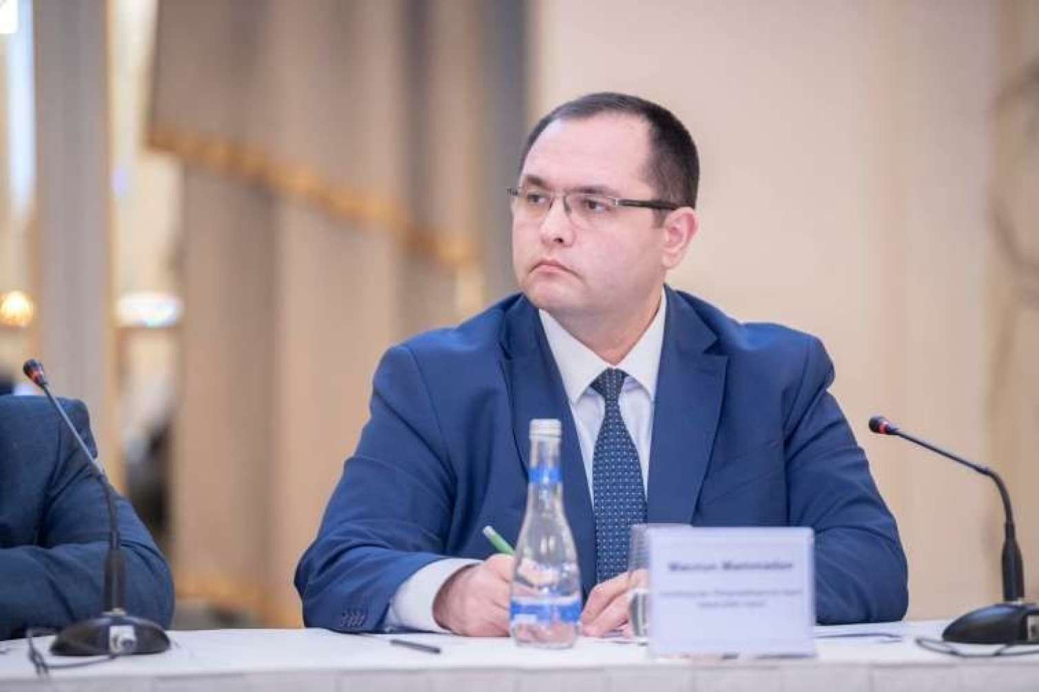 Nazir yüksək vəzifəli şəxsi işdən çıxardı - FOTO