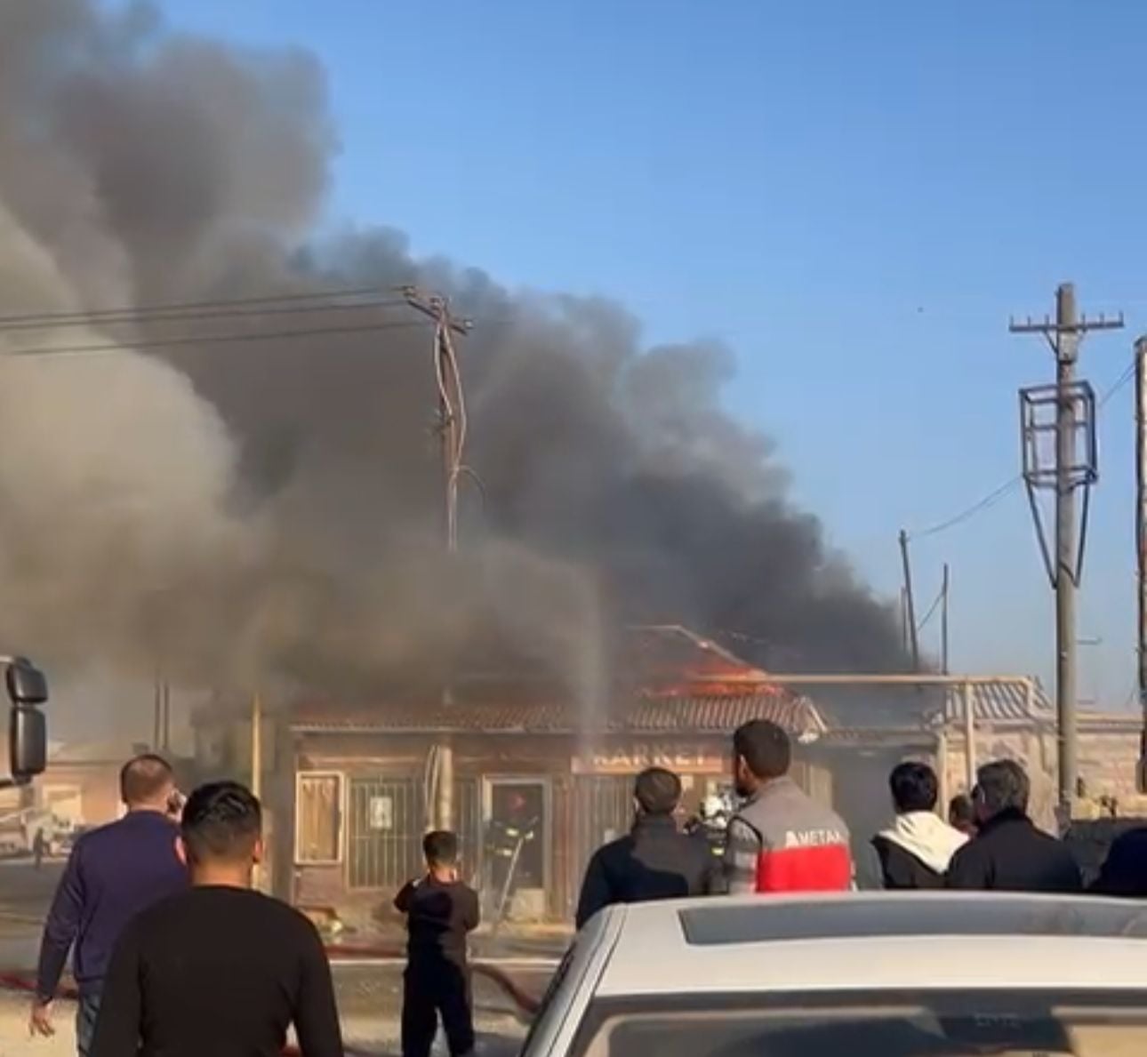 Bakıda market yandı - VİDEO