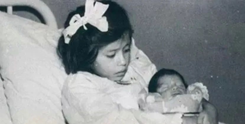 5 yaşında ana oldu: izahı olmayan hekayə - Foto