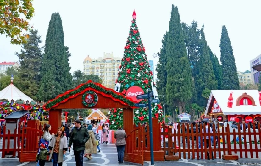 Fəvvarələr Meydanında GÜCLÜ YANĞIN