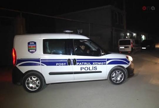 Şəmkirdə qardaş bacısını bıçaqladı