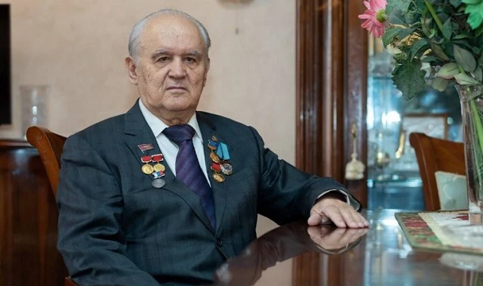 "İsgəndər"in yaradıcısı öldü