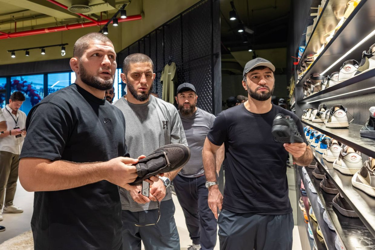 Həbib Nurməhəmmədov Dubayda ayaqqabı butiki açıb - FOTO