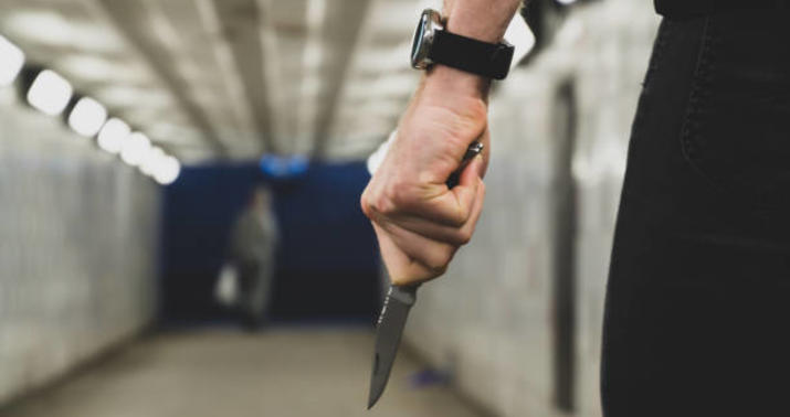 20 manata görə boğazını kəsdi