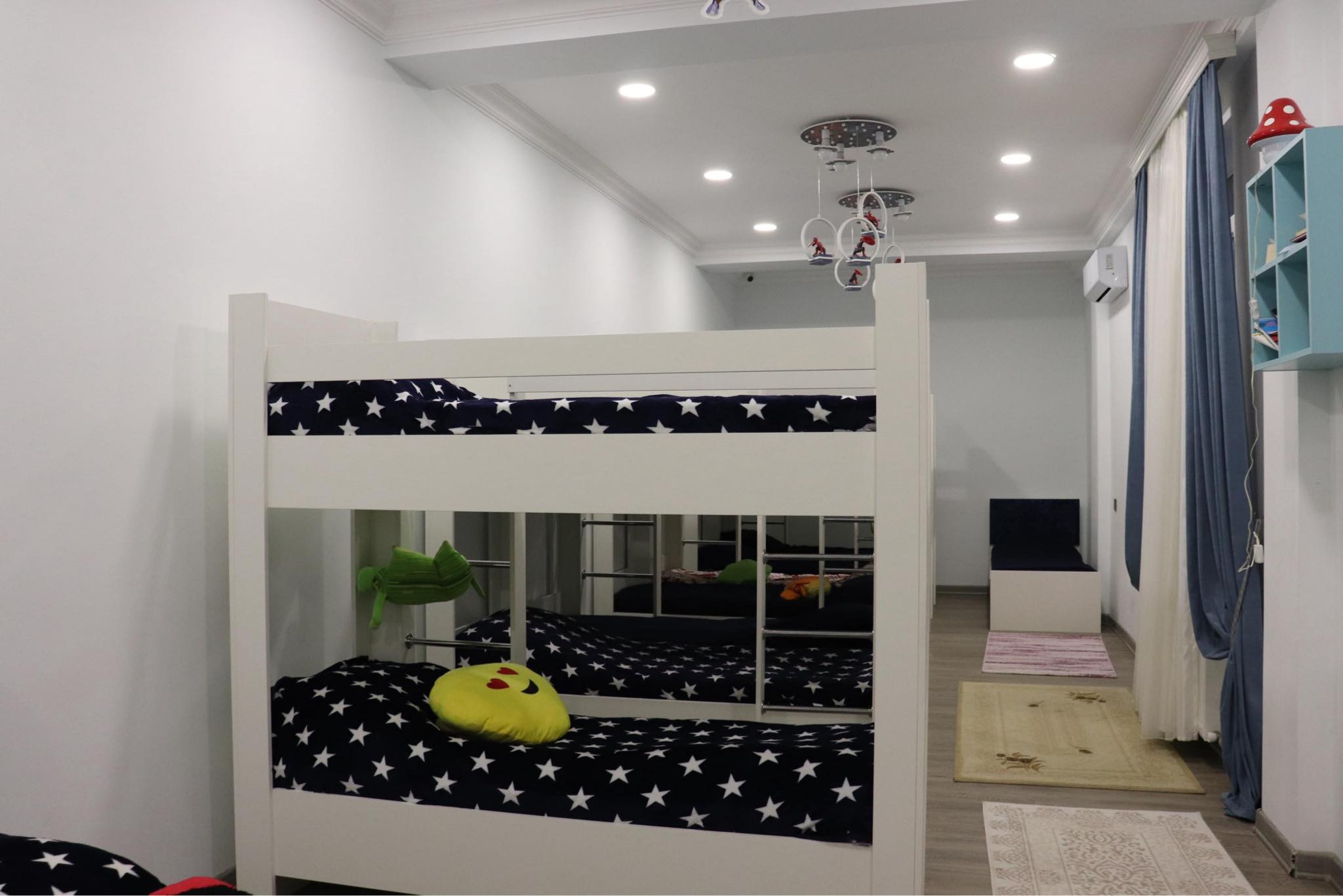 "Paltarlarını kəsərkən tir-tir əsirdi..." – Uşaq sığınacağında nə baş verir? - FOTO