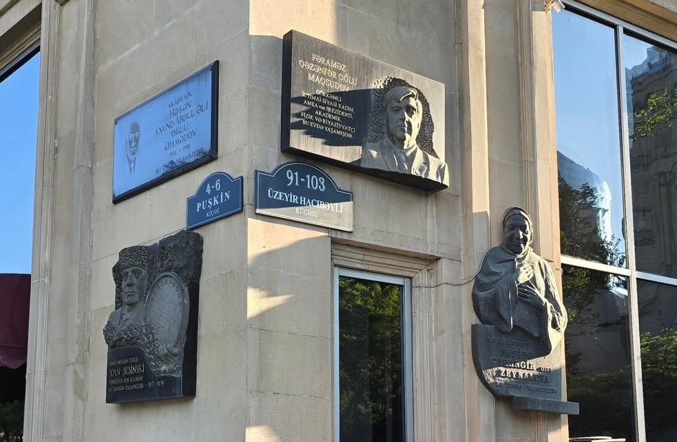 7 məşhur eyni binada yaşayıb