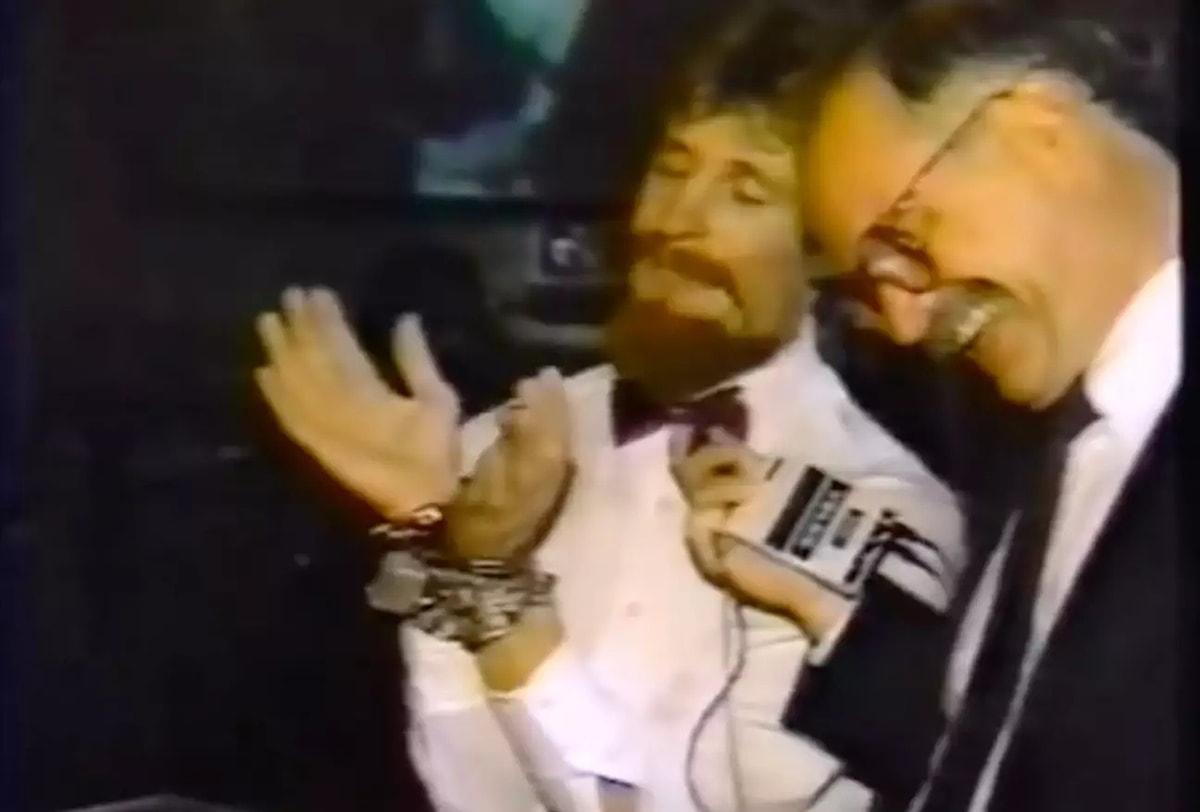 Öz istəyi ilə diri-diri basdırıldı: sehrbazın ŞOK ÖLÜMÜ