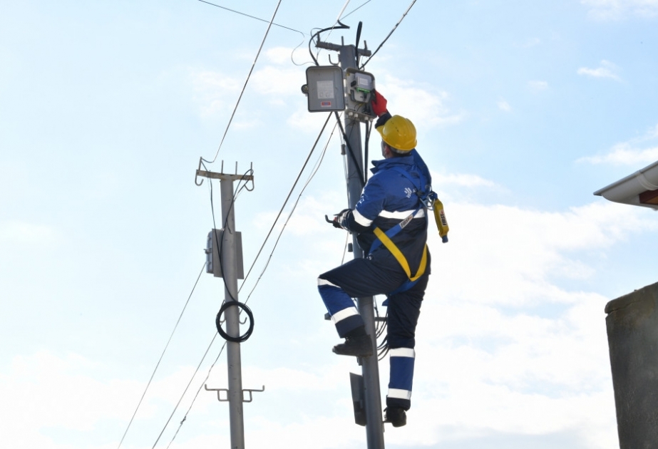 Azərbaycanda ilk telefon xəttinin çəkilməsindən 144 il ötür