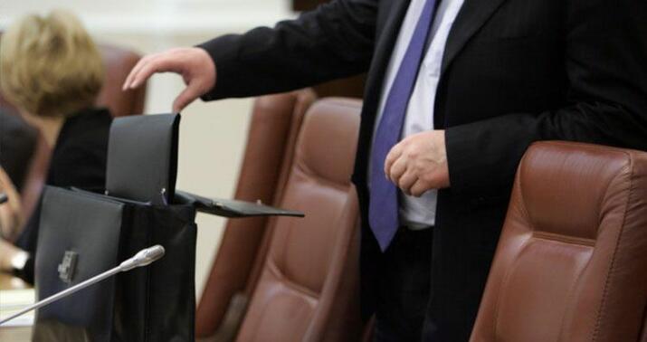 İcra başçısının müavini vəzifəsindən azad olundu