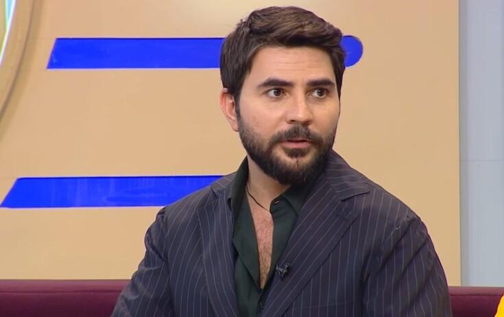 "Axşam da "gecən xeyrə, yatıram" yazıb gedir"