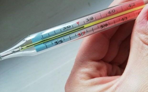 Sumqayıtda 7 aylıq körpə qızdırmadan öldü