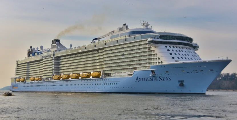 Turist kruiz gəmisindən qovuldu -Təfərrüat