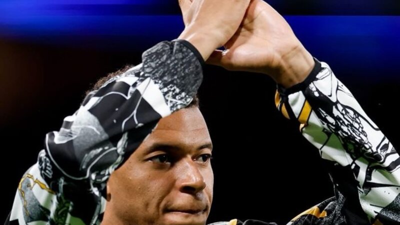 Mbappenin barmağı sındı