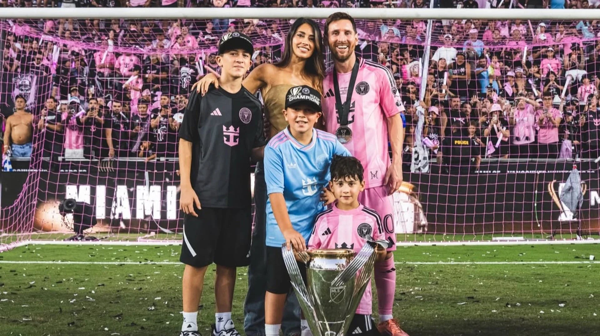 Oğlu şou göstərdi, Messi ona məhəl qoymadı -VİDEO