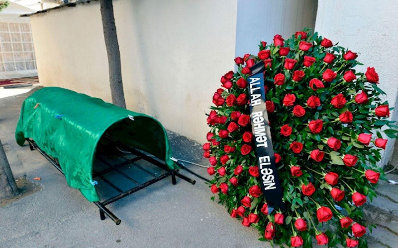 Azərbaycanda direktor müavini vəfat etdi