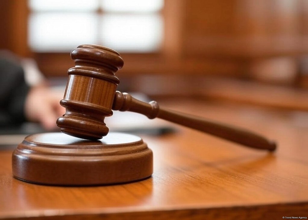 Şəhidlər xiyabanında qeyri-etik videolar çəkən əcnəbilərə 4 il azadlıqdan məhrum edilmə cəzası istənilib