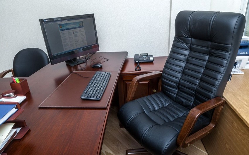 Prezidentin rektor təyin etdiyi Rövşən İsmayılov kimdir ? - DOSYE