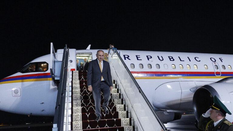 Paşinyanın təyyarəsi Moskvaya enə bilmədi - SƏBƏB