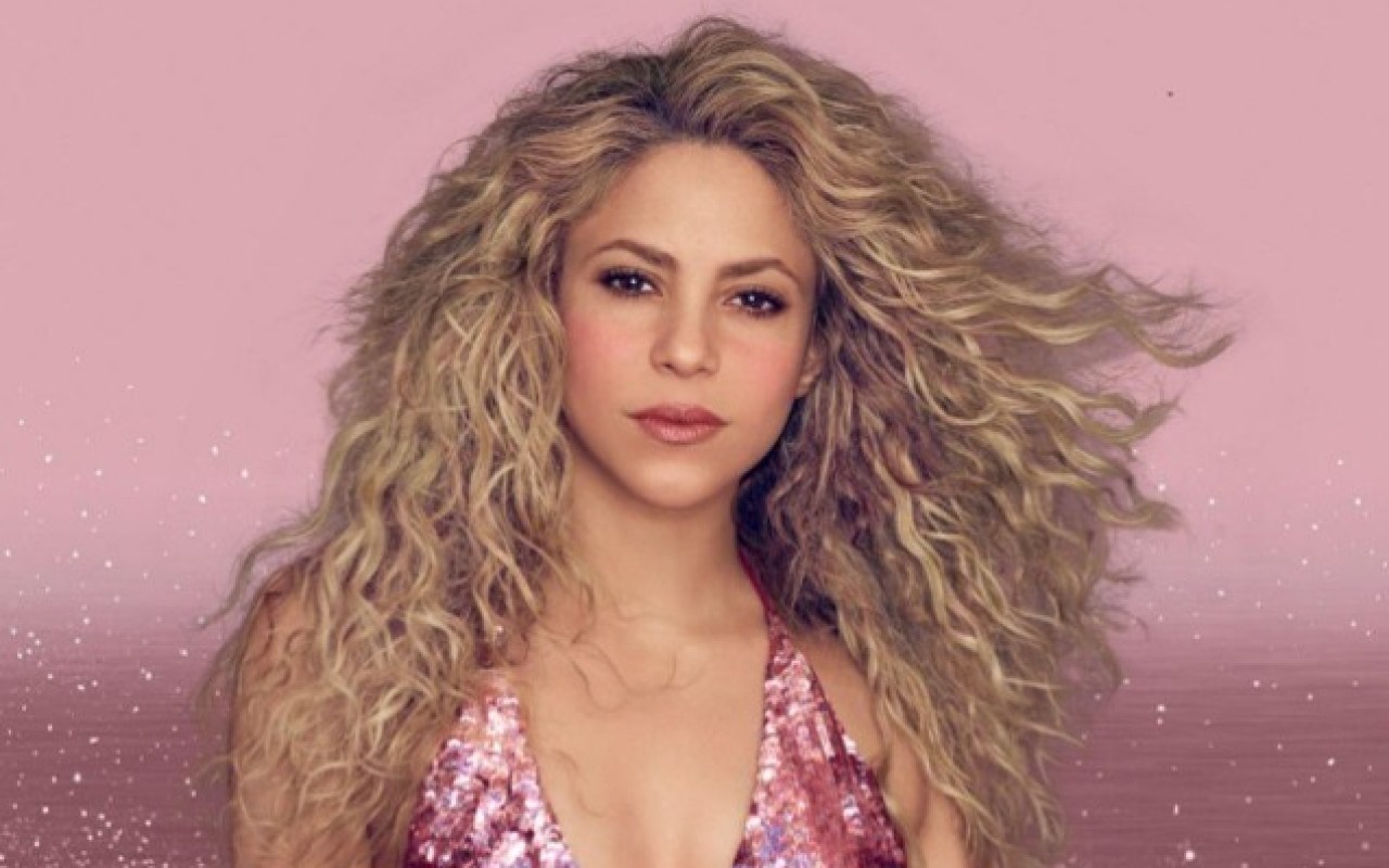 Şakira iki oğlu ilə səhnəyə çıxdı - FOTO