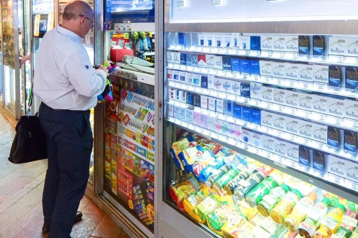 Bakıda kişi sevgilisinin işlədiyi marketi qarət etdi