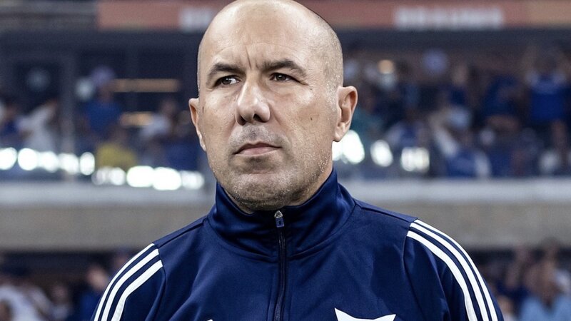 Baş məşqçi istefaya göndərildi