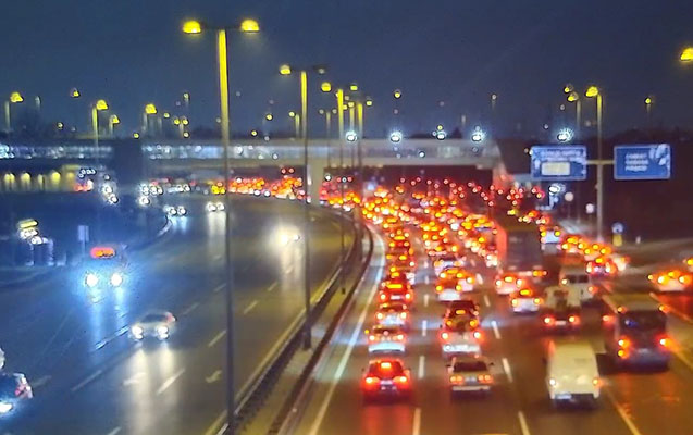 Avtomobil yanacaqdoldurma məntəqəsinə çırpıldı - Bakıda ağır qəza