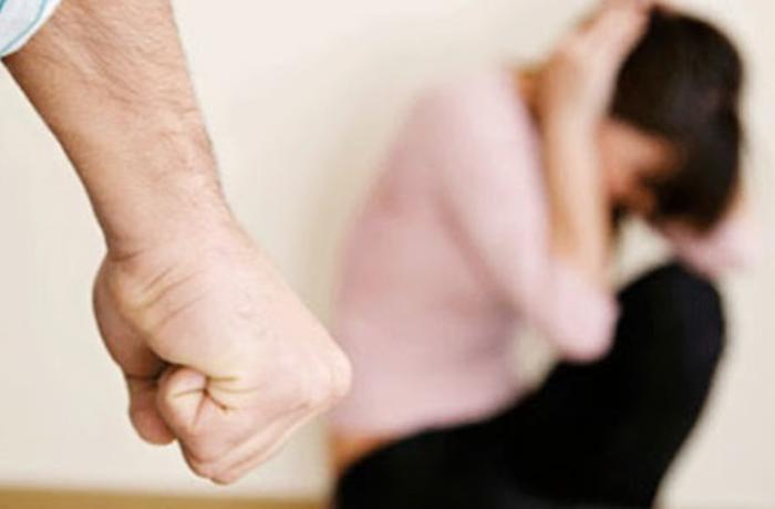 Qaradağda ər arvadını döydü