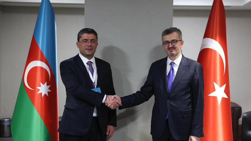 Əhməd İsmayılov Türkiyə Prezident Administrasiyasının rəsmisi ilə görüşdü